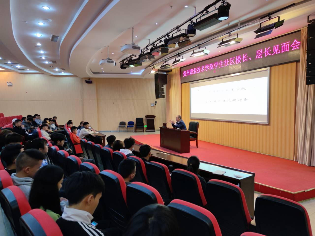 说明: 2F4A5E435FCCE9BF399750233E15C9CE