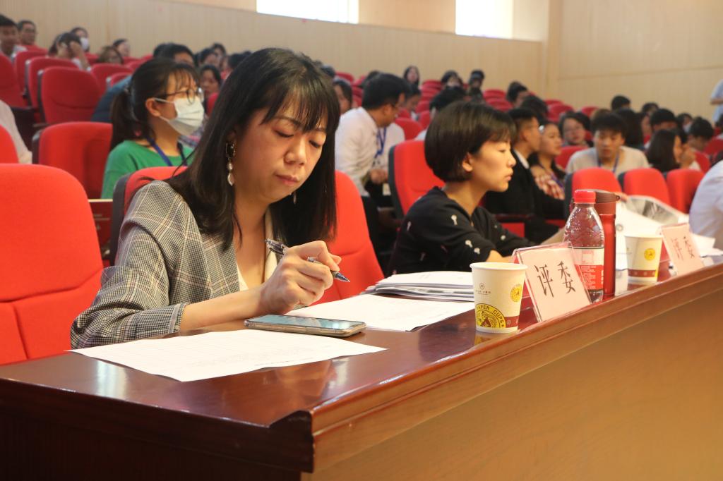 说明: 1