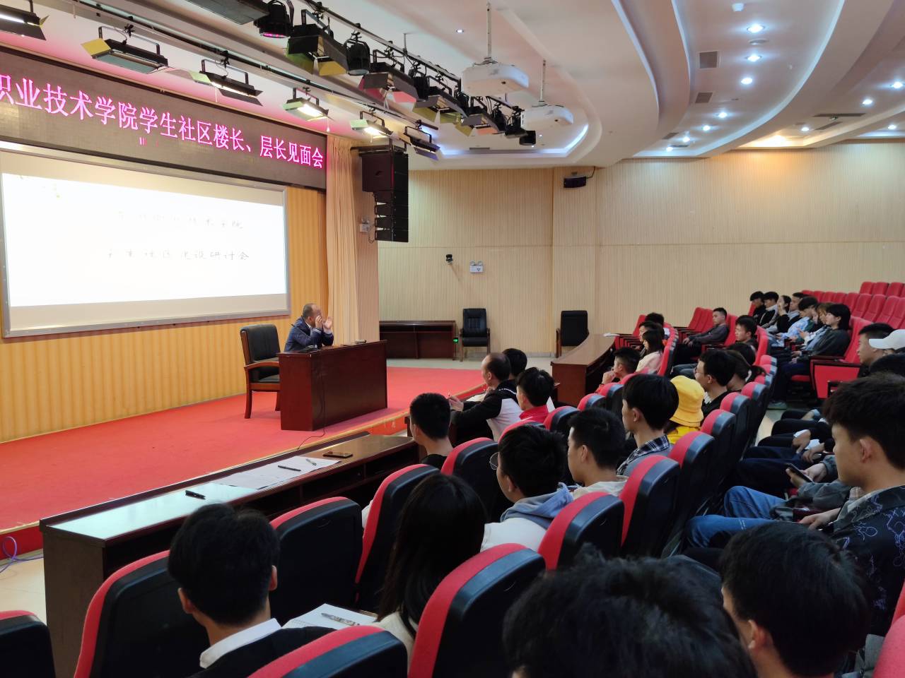 说明: 9278E599DC2F5C89427EC6C164735B83